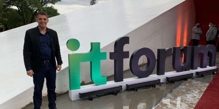 Professor da Unit recebe Prêmio Nacional de Tecnologia