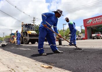 Governo de Itabaiana inicia operação tapa-buraco por toda a cidade
