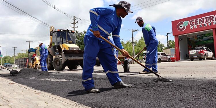 Governo de Itabaiana inicia operação tapa-buraco por toda a cidade