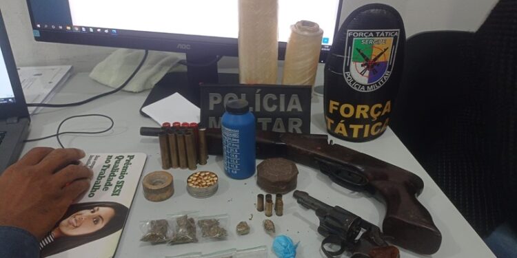 Polícia Militar apreende armas e drogas no Conjunto Marcos Freire III