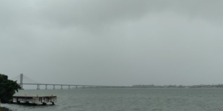 Primeiro fim de semana de março será de chuvas leves e tempo nublado