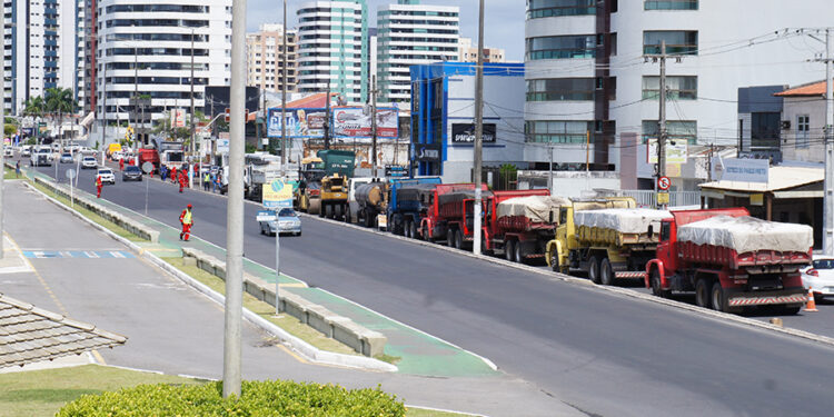 Trânsito na avenida Beira Mar será interditado neste sábado, 12