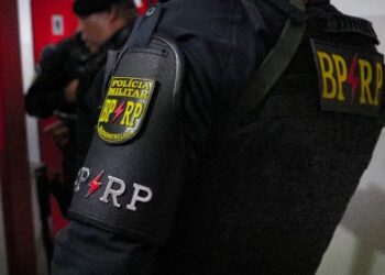 Operação é deflagrada após denúncias de homens armados no Santa Maria