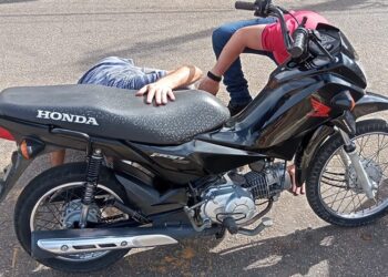 Ação conjunta das policias Militar e Civil prende dupla suspeita de roubar motocicletas em Campo do Brito