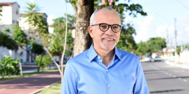 Prefeito Edvaldo continua indeciso sobre deixar o cargo para disputar o Estado