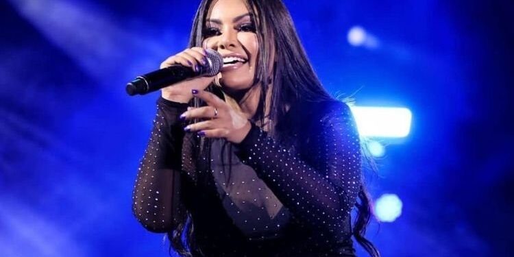 Laudo revela doenças que causaram morte da cantora Paulinha Abelha, do “Calcinha Preta”