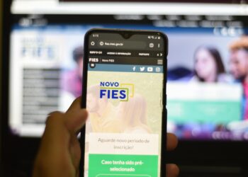 MEC prorroga até amanhã prazo de inscrição no Fies