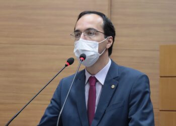Georgeo: “Se as pessoas vão às festas, por que os servidores não podem acompanhar as votações na Alese?”
