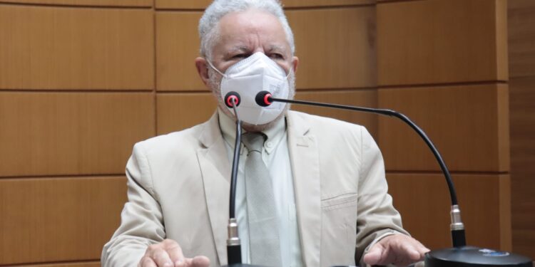 Gualberto comunica desfiliação do Partido dos Trabalhadores