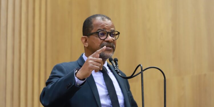 Professor Bittencourt destaca o protagonismo feminino e chama atenção para a violência contra a mulher