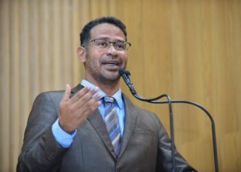 Byron defende políticas públicas que garantam autonomia e protagonismo às pessoas com down