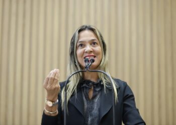 Vereadora Sheyla Galba cobra diálogo da prefeitura com comerciantes da Nestor Sampaio
