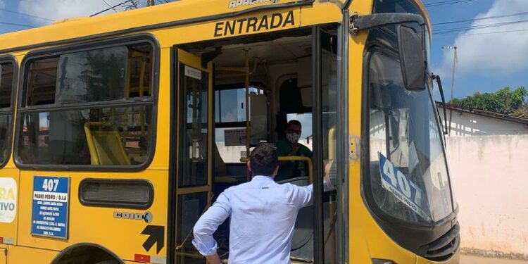 Passageiros se revoltam com má qualidade dos ônibus; Ricardo Marques já alertou que sistema pode travar