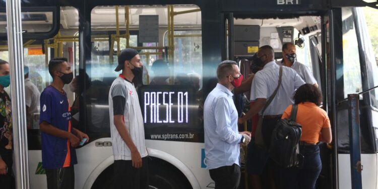 Racismo no transporte já foi presenciado por 72% dos brasileiros