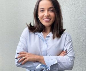 Mulher recebe Pix errado de R$ 100 mil e tem dificuldade para devolver a diferença