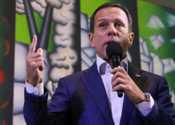 Doria deve anunciar hoje desistência da candidatura à Presidência