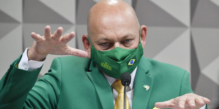 Justiça condena Gleisi Hoffmann a indenizar Luciano Hang por ela ter mentido