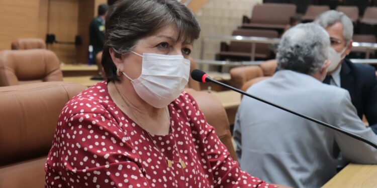 Maria solicita regularização de abastecimento de água para povoado de Aparecida