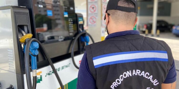Procon Aracaju dá continuidade às fiscalizações em postos de combustíveis
