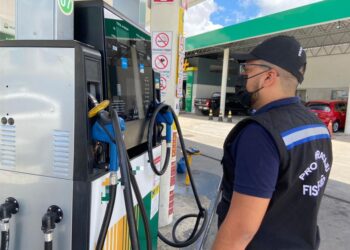 Procon Aracaju atende demandas de consumidores e mantém rotina de fiscalizações