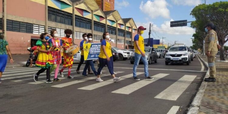 SMTT realizará ações educativas em faixas de pedestres da capital