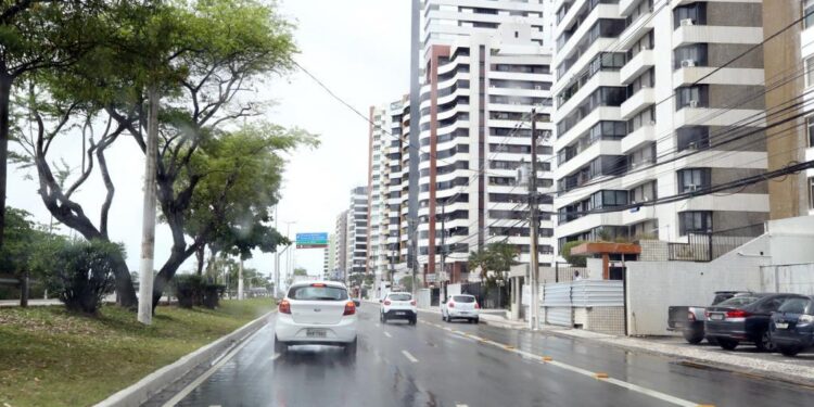 Prefeitura de Aracaju alerta população contra doenças propícias no período chuvoso