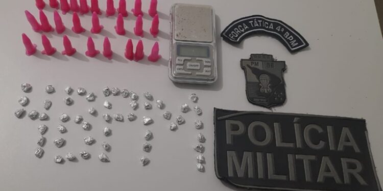 Polícia Militar apreende cocaína e crack no Alto Sertão Sergipano
