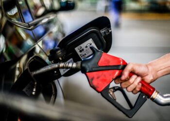 Confaz fixa ICMS do diesel e prorroga congelamento sobre gasolina