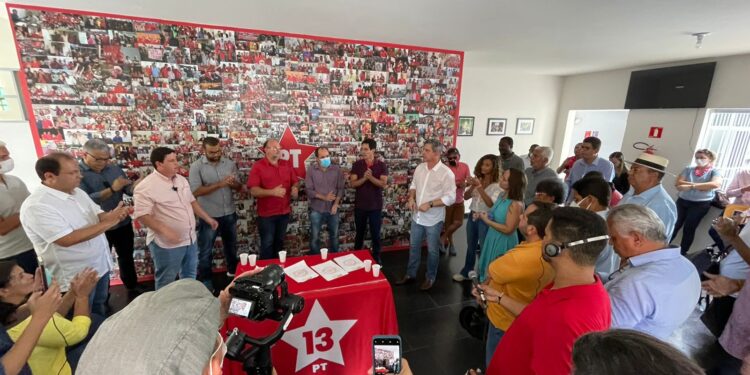 PT realiza ato de filiação e dá boas-vindas a deputado, suplentes e lideranças