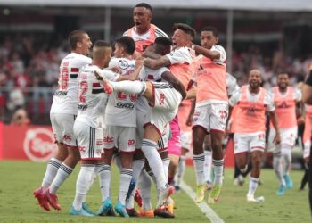 São Paulo vence o Corinthians e fará a final contra o Palmeiras