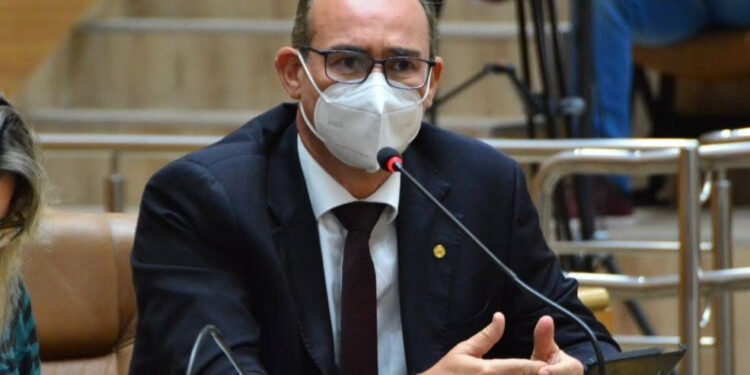 Zezinho Sobral defende prorrogação do programa Cartão Mais Inclusão