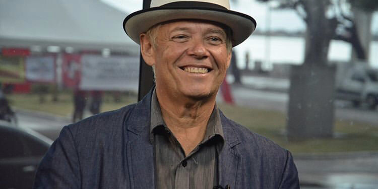 Neu Fontes celebra quatro décadas de vida artística no Café da Gente