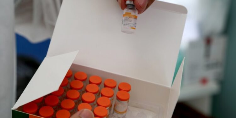 Estudo da UFS avalia resposta vacinal contra covid-19 em idosos institucionalizados