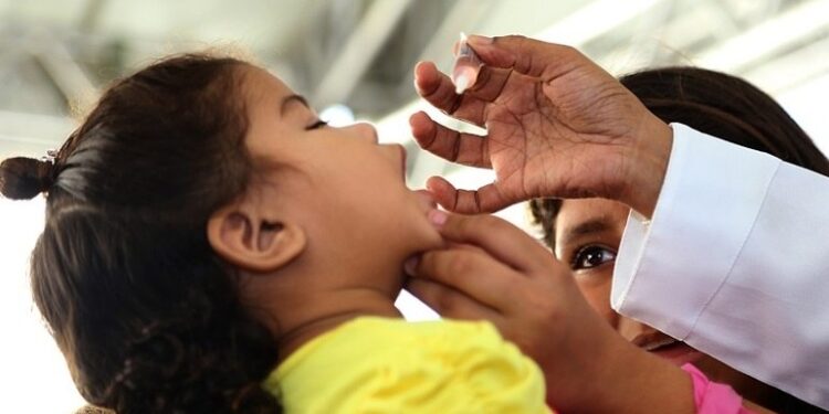 Queda da cobertura vacinal infantil coloca Brasil sob ameaça de surtos de doenças do passado