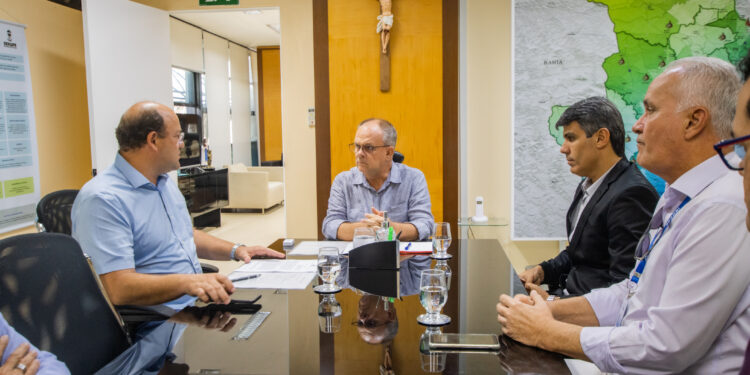 Belivaldo assina contrato de programa para aquisição de leite em benefício de mais de 4 mil sergipanos