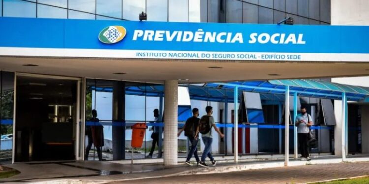 INSS paga 13º para 31 milhões de segurados a partir da próxima segunda-feira