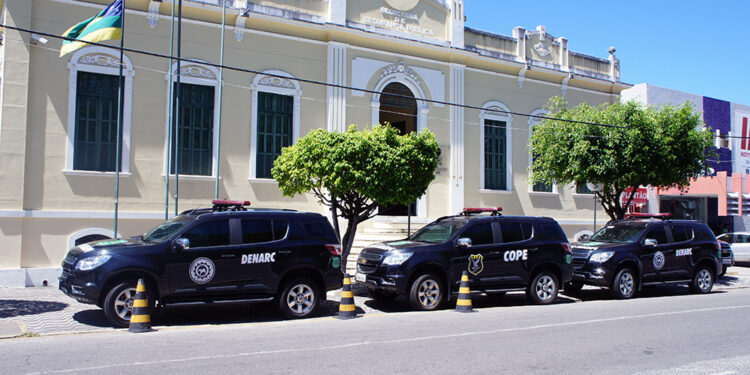 Denarc e Dipol prendem suspeito de liderar organização criminosa voltada ao narcotráfico com atuação nacional