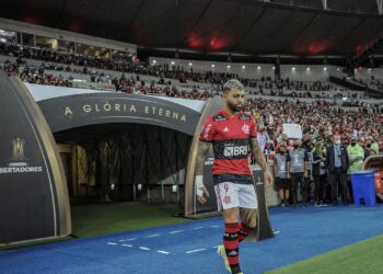 Em momento conturbado, Flamengo estreia na Copa Libertadores