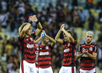 Flamengo confirma favoritismo e vence Tricolor com facilidade no Maracanã
