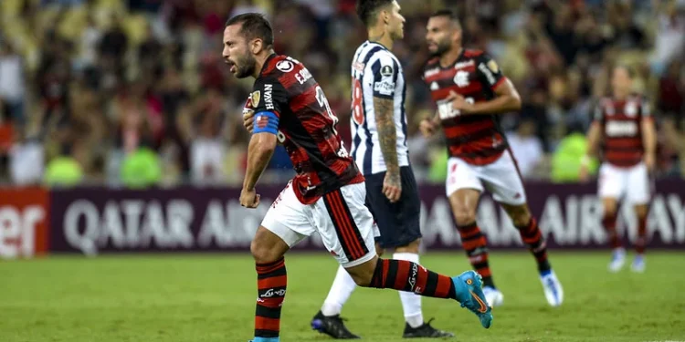 Flamengo bate o Talleres no Maracanã e segue 100% na Libertadores