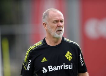 Mano Menezes expressa alegria por retornar ao Internacional