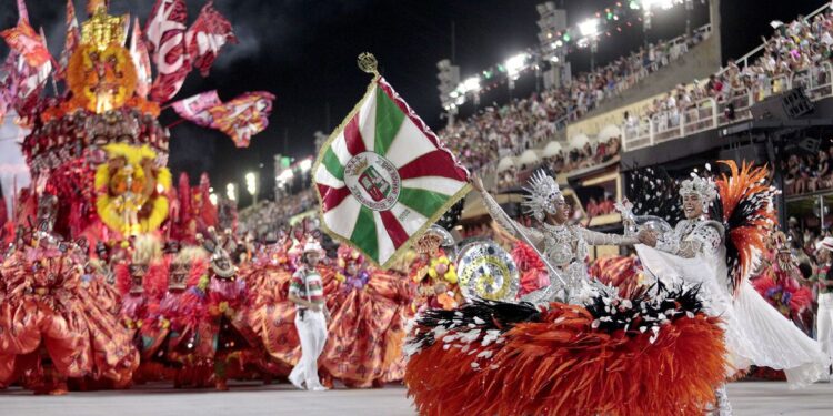Grande Rio é campeã, pela primeira vez, do carnaval do Rio