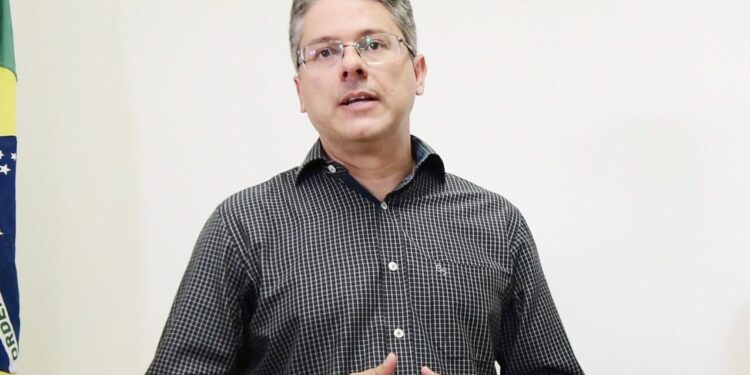 Senador Alessandro Vieira abre edital para destinar recursos de emendas parlamentares para Sergipe