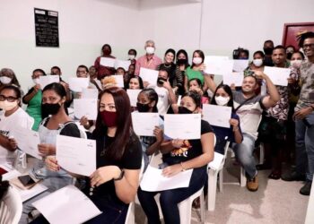 Prefeitura de Socorro investe em qualificação profissional e entrega certificados