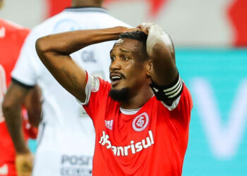 Internacional aceita ceder Edenílson para contratar titular do Flamengo e Nação aprova negócio