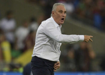 Tite diz que Vini Jr. ‘tirou peso’ após primeiro gol pela Seleção e revela preferência por substituto brasileiro