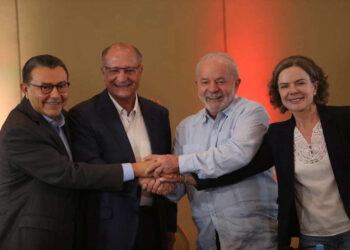 Bastidores: Aliança entre Lula e Alckmin não interrompe ‘caça às bruxas’ na campanha petista