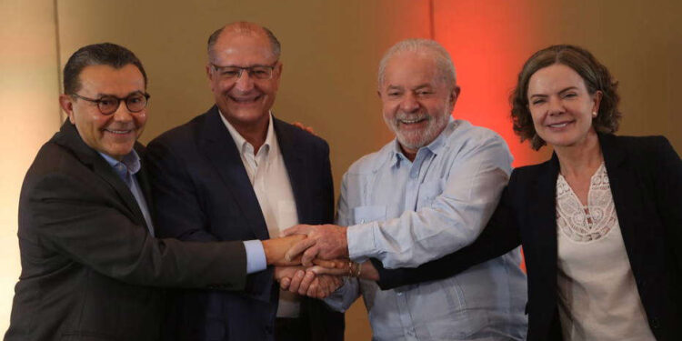 Bastidores: Aliança entre Lula e Alckmin não interrompe ‘caça às bruxas’ na campanha petista