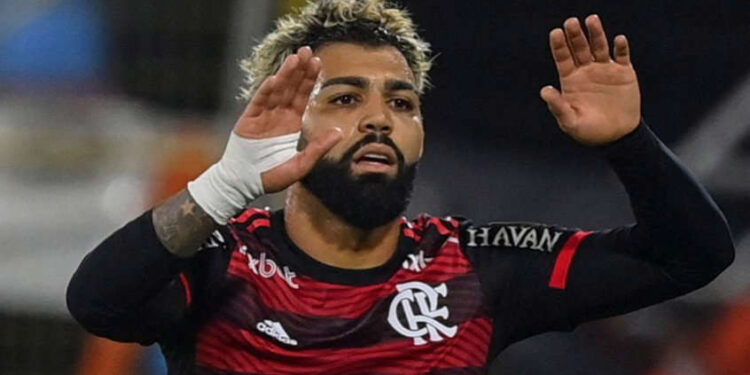 Gabigol se isola como segundo maior artilheiro do Brasil na Libertadores e celebra vitória do Flamengo