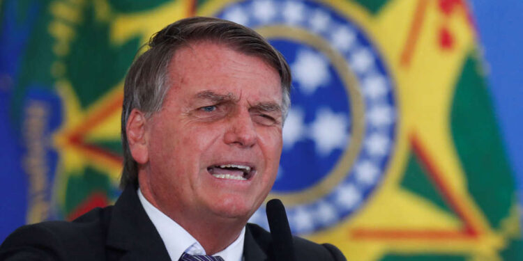 Bolsonaro desafia Alexandre de Moraes a prendê-lo e cassá-lo por desconfiar de sistema de votação